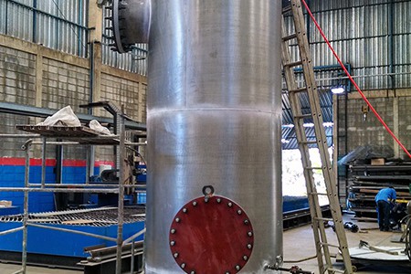 VASO DE PRESSÃO
Peso: 1,65 ton
Dimensões: ø 762 x 3200
Normas: ASME VIII DIV. 1
Material: Inox 304
Ano de Fabricação: 2014