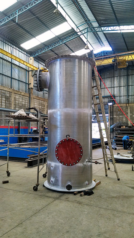 VASO DE PRESSÃO
Peso: 1,65 ton
Dimensões: ø 762 x 3200
Normas: ASME VIII DIV. 1
Material: Inox 304
Ano de Fabricação: 2014