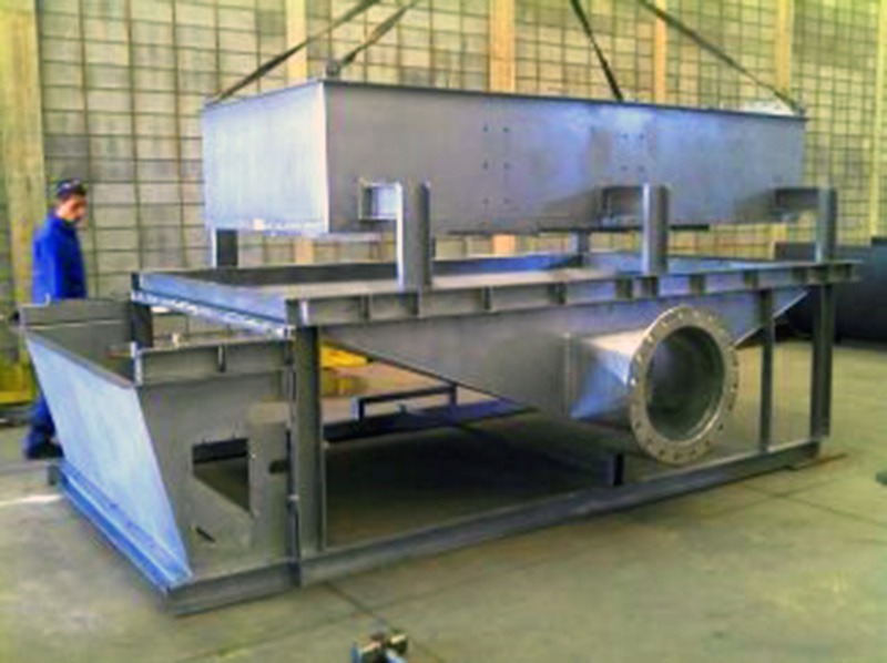 PENEIRA ROTATIVA DE ROLOS
Peso: 3,2 ton
Dimensões: 2100 x 4025 mm
Normas: –
Material: Inox 410
Ano de Fabricação: 2011