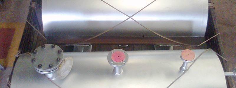 TANQUE DE ARMAZENAMENTO DE INIBIDOR DE CORROSÃO
Peso: 300 kg
Dimensões: ø 1030 mm
Normas: N-133
Material: A-36/ A-516 GR 60
Ano de Fabricação: 2006