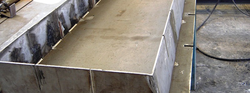 PORTA DO FORNO
Peso: 1.150 kg
Dimensões: ø 1100 X 4000 mm
Normas: N-133
Material: A-283 GR C
Ano de Fabricação: 2007