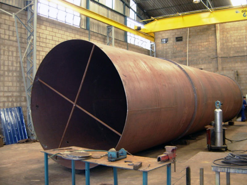 CHAMINÉ
Peso: 10 ton
Dimensões: –
Normas: –
Material: AC
Ano de Fabricação: 2004