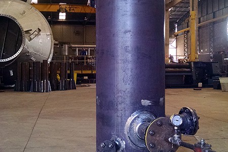 VASO DE CARGA
Peso: 235 Kg
Dimensões: ø 500 x 1874
Normas: ASME VIII DIV. 1 / N-268 / NR-13
Material: A-516 – 60 / A-105 / A-106
Ano de Fabricação: 2014