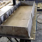 PORTA DO FORNO
Peso: 1.150 kg
Dimensões: ø 1100 X 4000 mm
Normas: N-133
Material: A-283 GR C
Ano de Fabricação: 2007